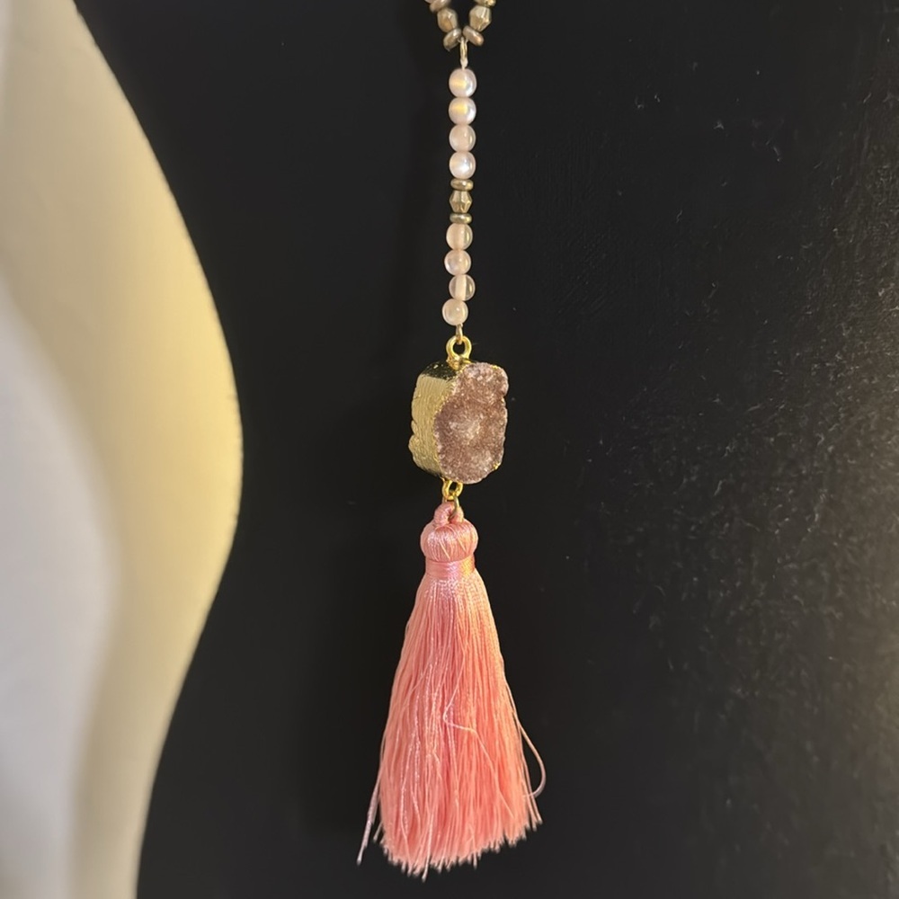 Tassel pendant necklace - Picture 2 of 3